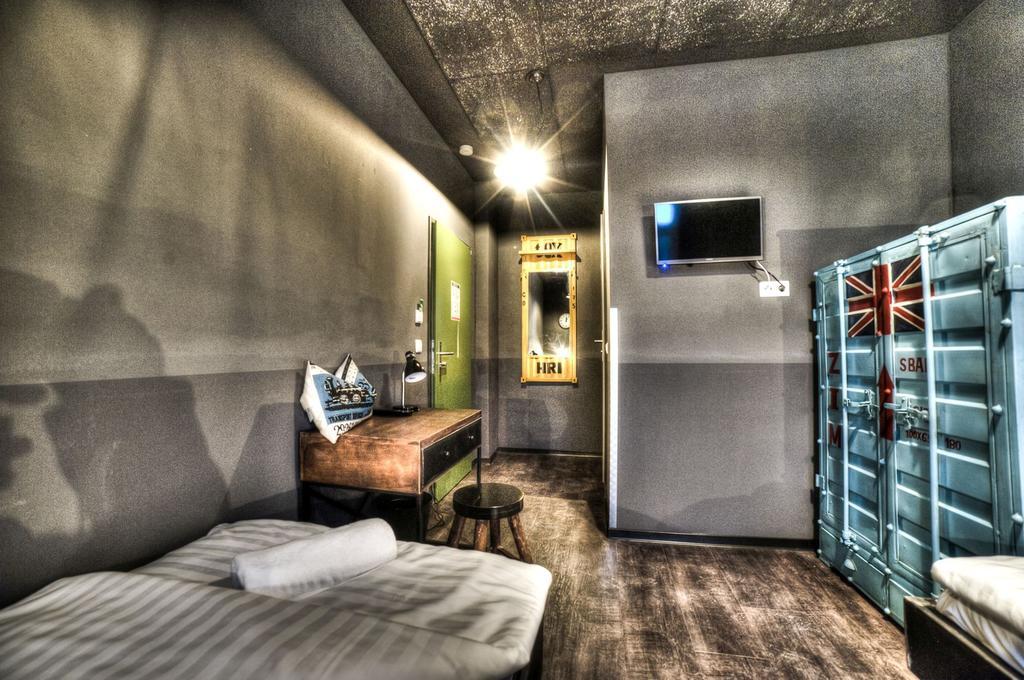 Hostel Am Bahnhof Suhl Zewnętrze zdjęcie